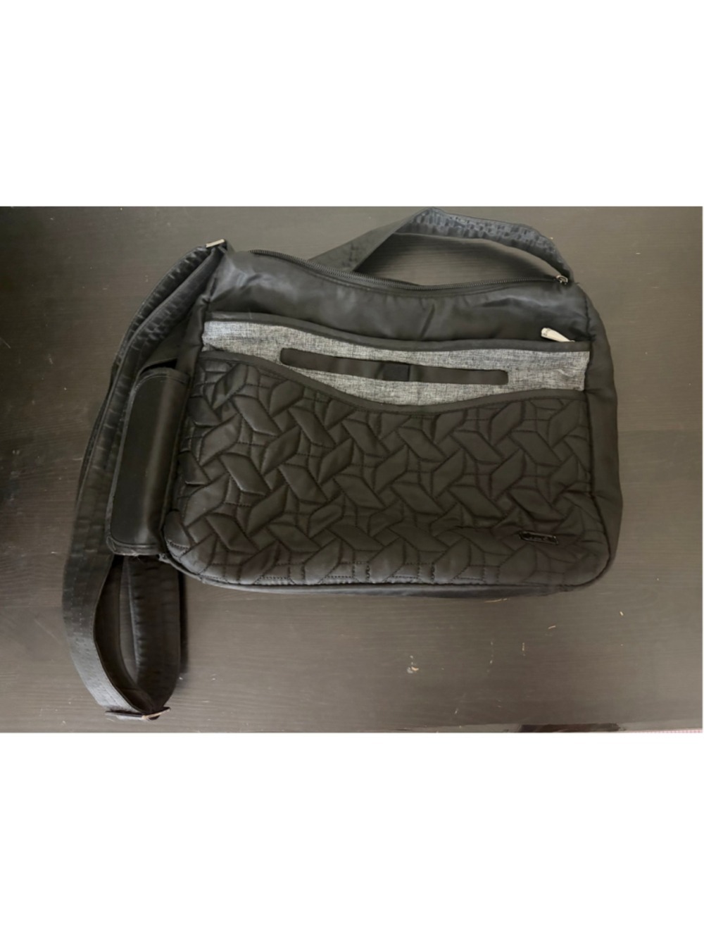 Lug Breeze Crossbody Bag Black Quilted Travel Messenger Shoulder Purse Pockets